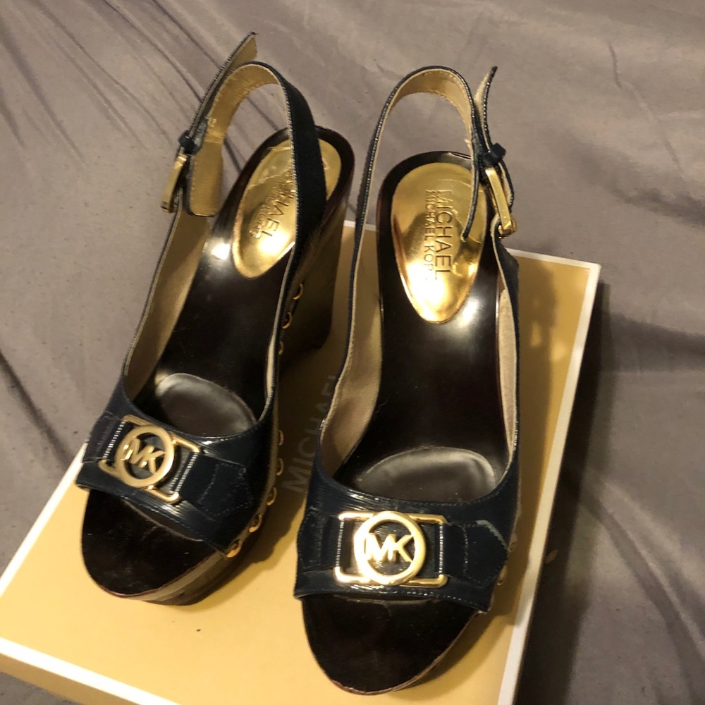 Navy Michael Kors Charm Sling, SO COMFY